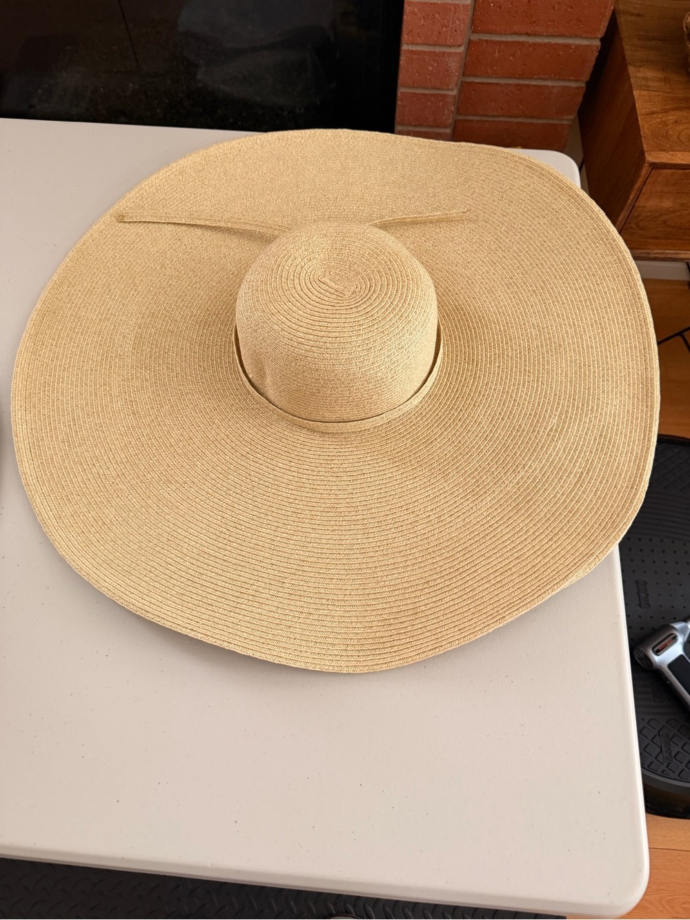 Women’s Extra Wide Brim Straw Sun Hat - Tan - Picture 2 of 3